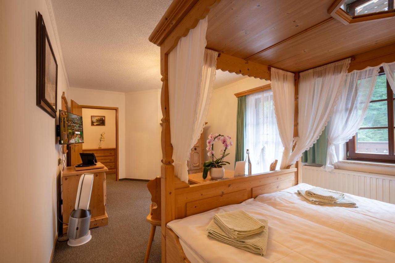 Zur Margarethenmuehle - Landgasthof Und Waldhotel Rosswein Ngoại thất bức ảnh