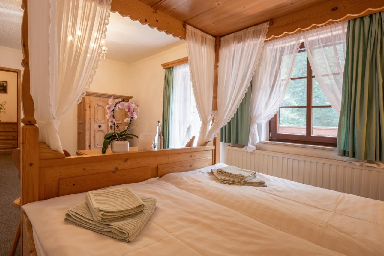 Zur Margarethenmuehle - Landgasthof Und Waldhotel Rosswein Ngoại thất bức ảnh